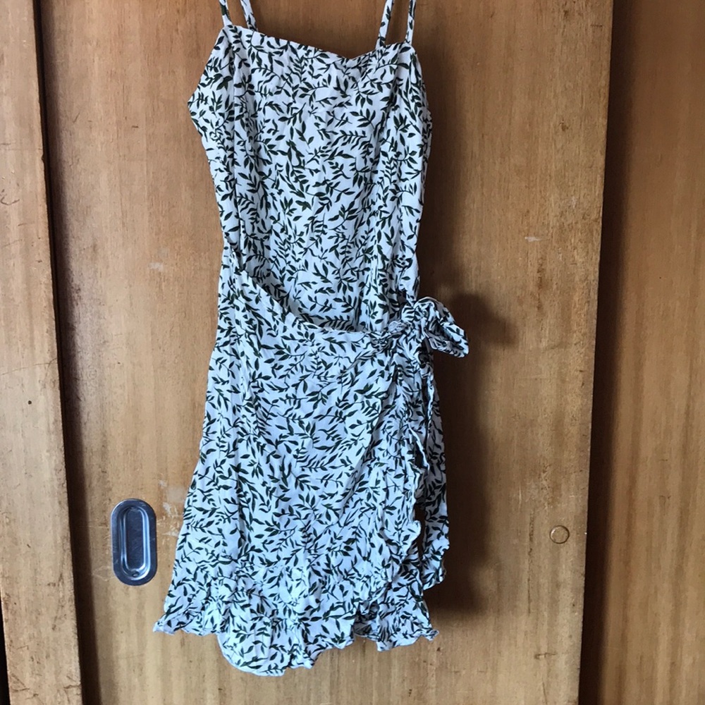 Princess Polly Wrap Dress size 2